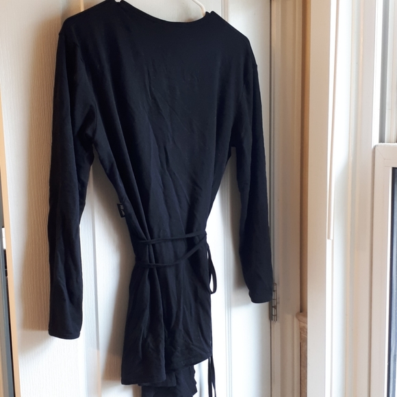 Free Label Charlene wrap top - Picture 3 of 3